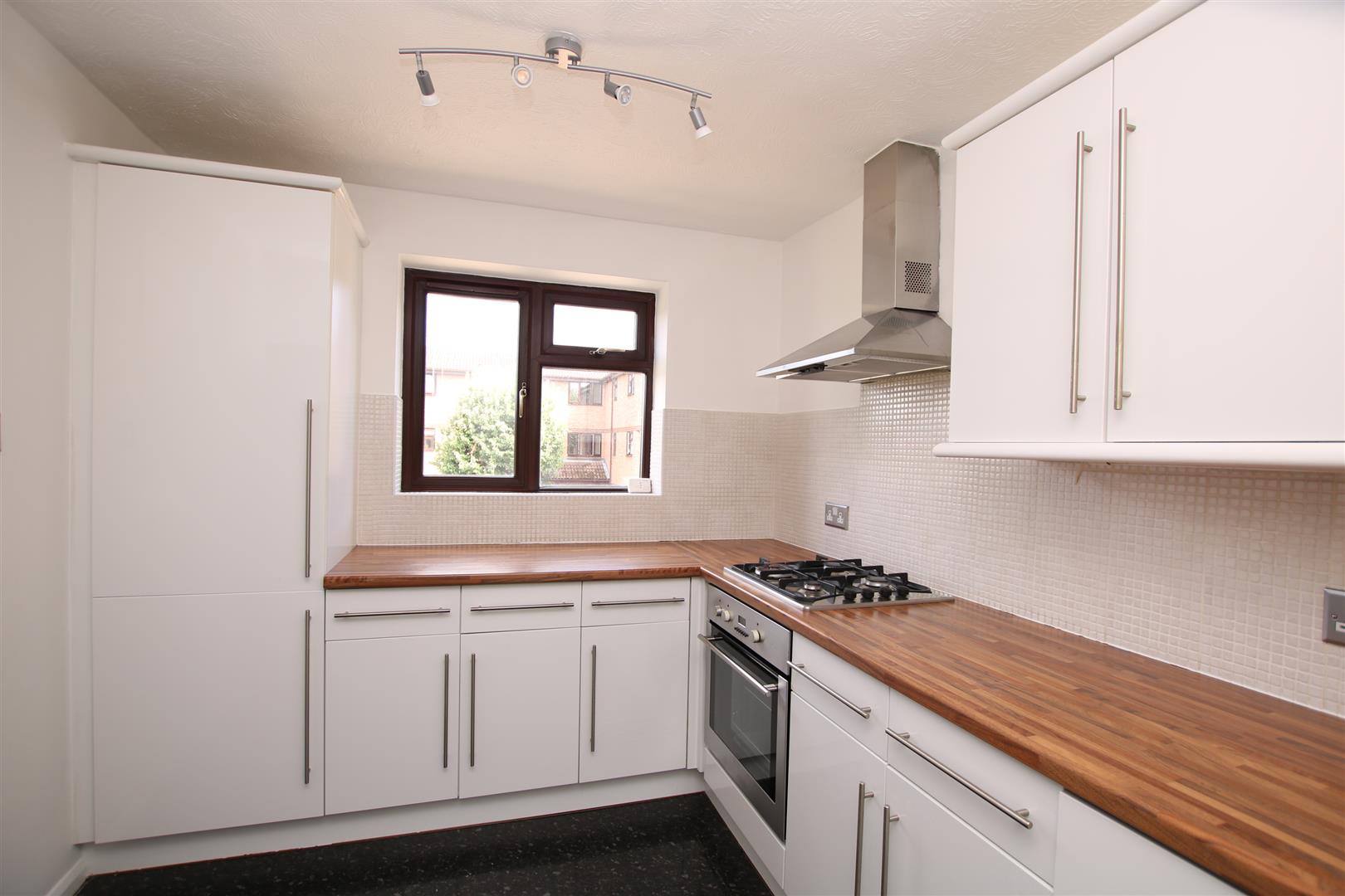 Tanyard Close, Horsham